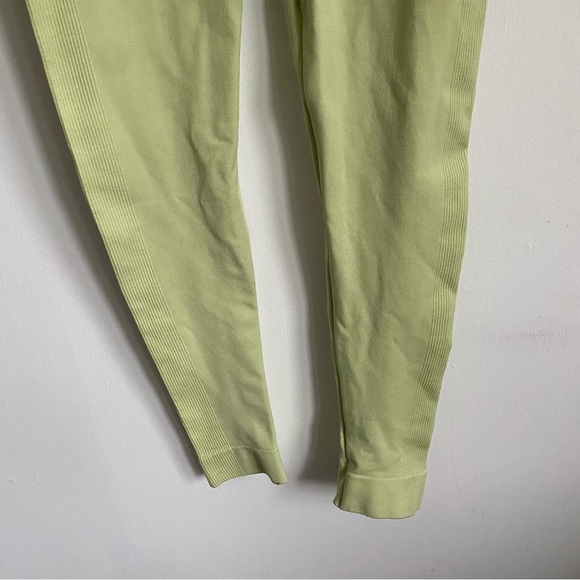 Set ACTIVE by Madelyn Cline Martini Leggings • S Small - Picture 3 of 9